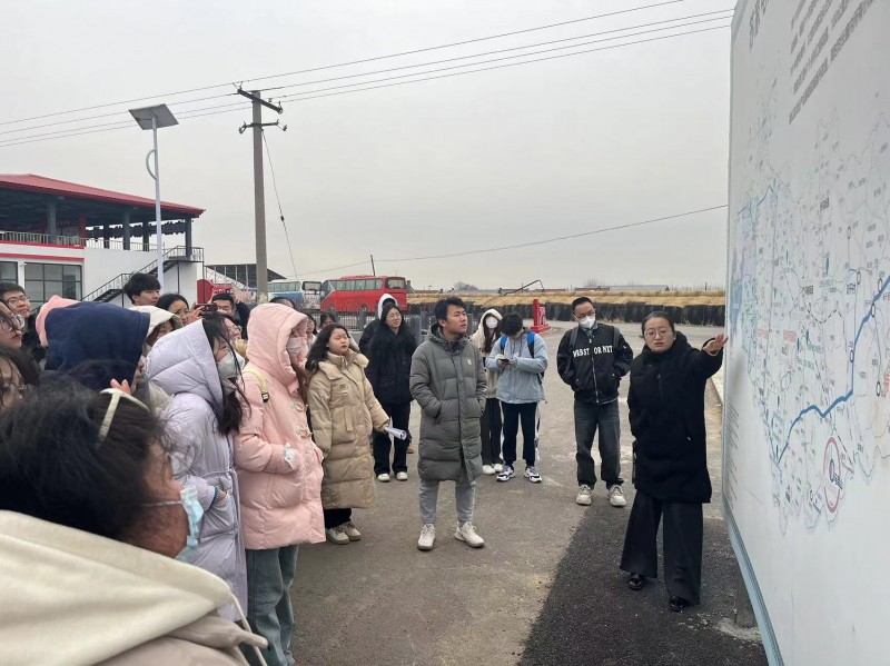 专业课堂助力乡村振兴，党建引领推动合作共赢—建筑与规划学院赴苏家屯区互助村开展“课堂进乡村”中期汇报会